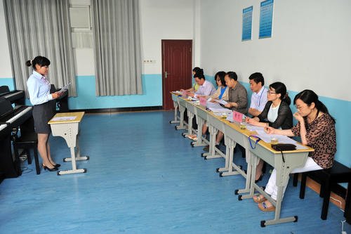 教资面试刷下来的人多吗？