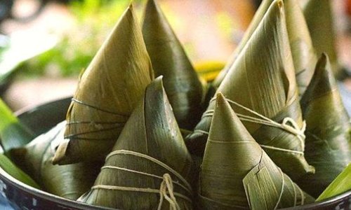 最早的粽子是产于哪个时期()a.春秋b.南北朝时期c.商周时期d.晋代