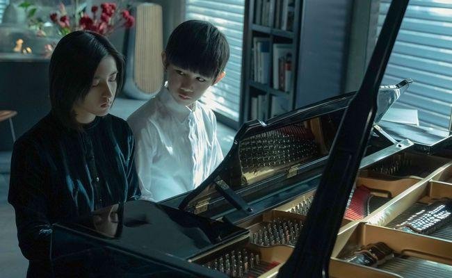 电影《秘密访客》总票房破5000万，这部电影是讲述什么故事的？