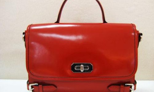 嘉里奥女包属于什么档次的品牌？