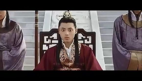 霜花店讲的是什么故事？