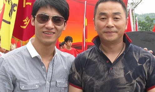 “阿伟”指的是谁?