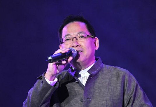 《我的中国心》的原唱是谁？