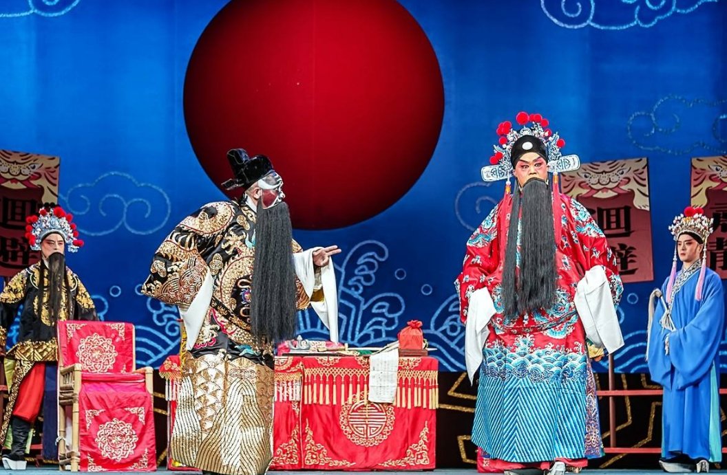 求京剧《铡美案》中的一段唱词