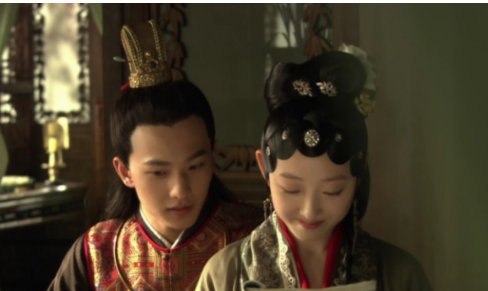 纵是千千晚星，不敌灼灼月光是什么意思？