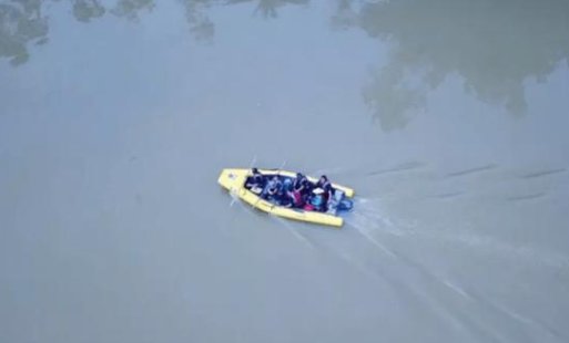 男童遭绑架下落不明，绑匪为何将其扔进河中？