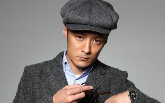 余文乐为什么叫六叔？