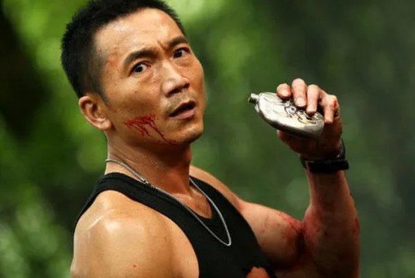 在香港没人敢惹洪金宝,他究竟有着怎样的背景?