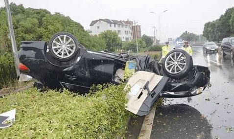 常德发生一起交通事故，现场有人员受伤，事故现场的具体情况如何？