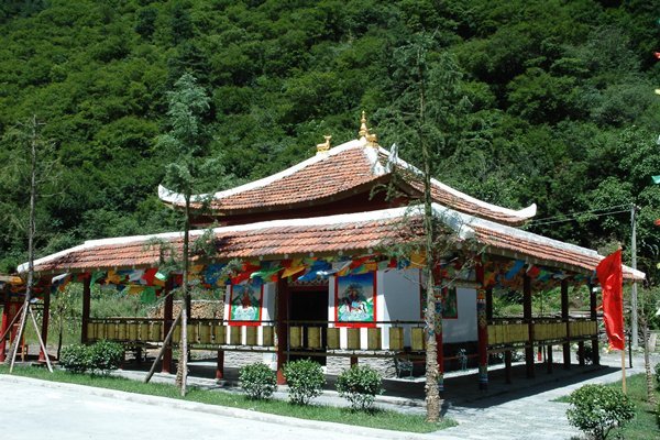 33人参团游九寨沟却连景区都没看到,旅行社是否存在欺诈行为?