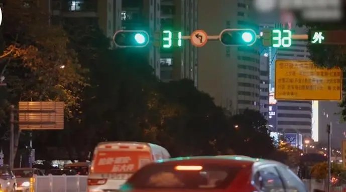 35岁女子卖晚安，谁会为此买单呢？