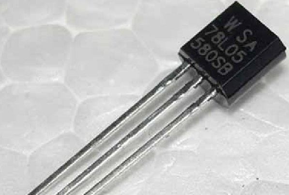 7805和7805有什么区别？