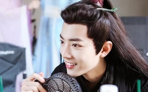 肖战新剧电影不断，处于上升期的明星都要注意些什么？