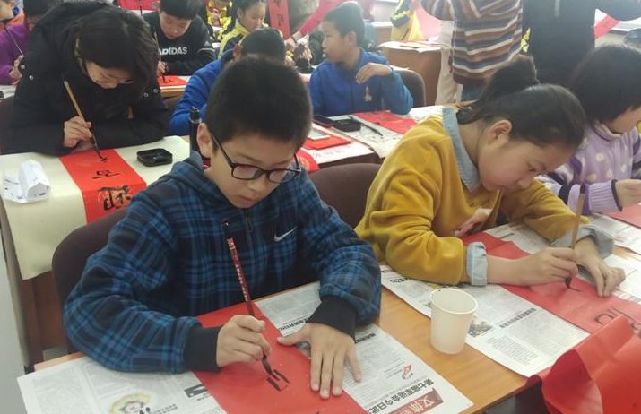 蚂蚁移山千条万线下联？