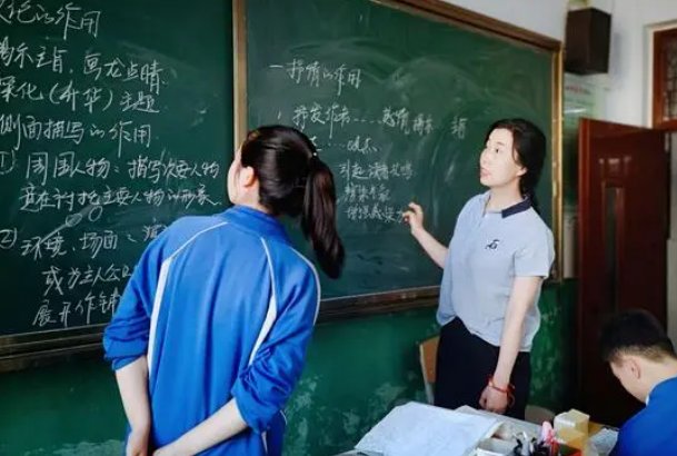 你呢的多音字怎么读？