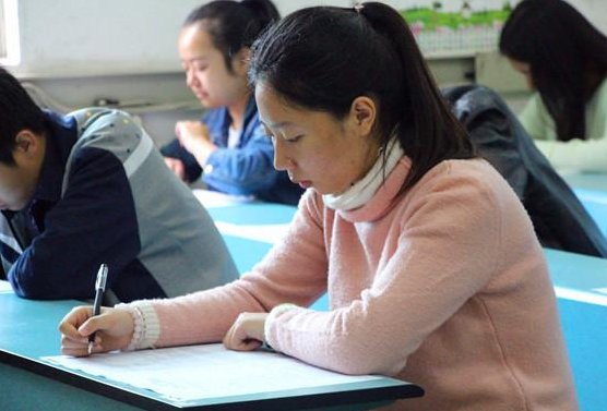 期待落空造句。