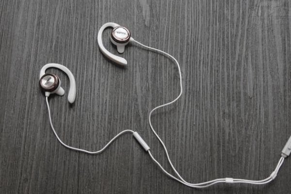 什么牌子的有线耳机好？