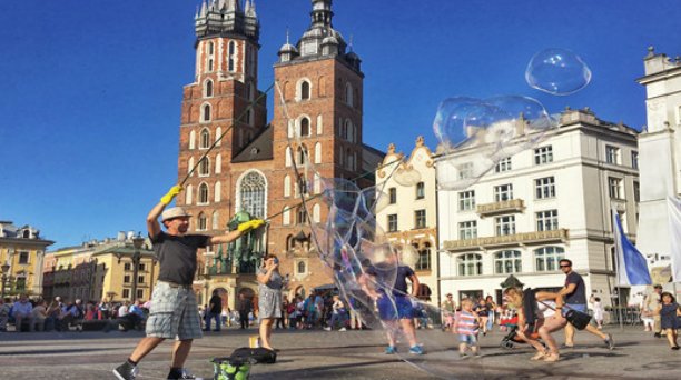 波兰是北约成员国吗？