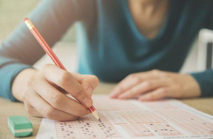 身份证丢了可以考英语四级吗？