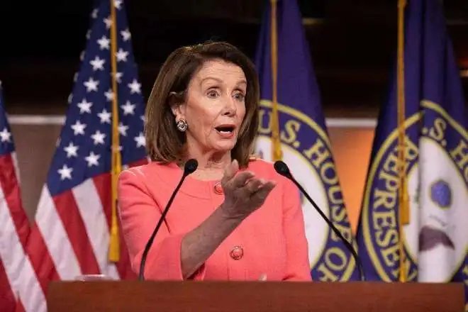 揭开“美国最危险女人”佩洛西的发家黑历史！她是靠啥发家致富的？