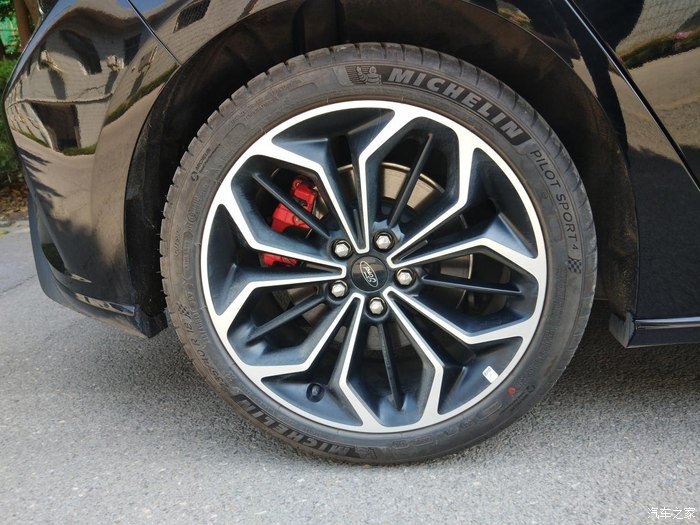 黑帅福克斯提车用车新感悟，即将荣升主婚车！