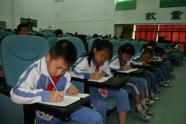 二年级一边…一边造句怎么写