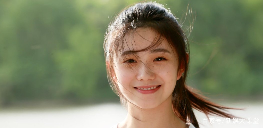 倪妮、刘浩存在张艺谋面前哭了，张艺谋对于她们来说有着怎样的恩情？