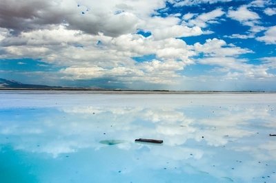 中国茶卡盐湖上了日本节目，这里是否是千与千寻取景地？