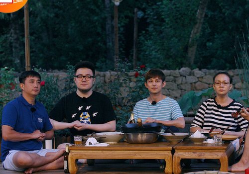 有一首歌中有一句叫做心火烧心火烧心扉呀这首歌叫什么