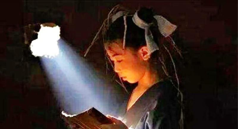 人尽皆知的凿壁偷光的故事和历史上的真实情况有什么不符？