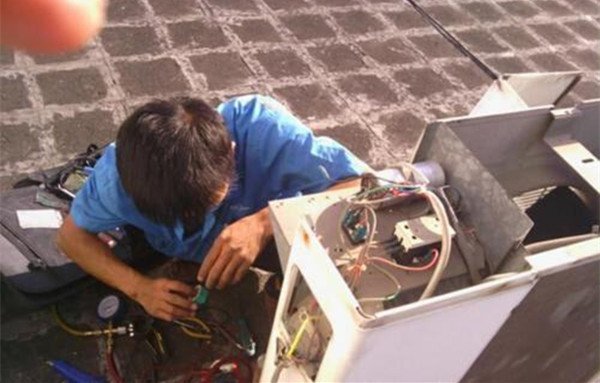 空调加氟一般加多少压力？