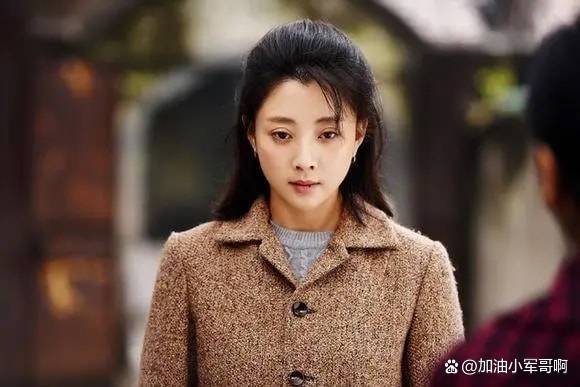 殷桃无实物表演一秒入戏青筋暴起，她在《万里归途》中的演技属于什么水平？