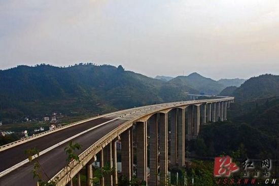 吉茶高速公路的建成通车