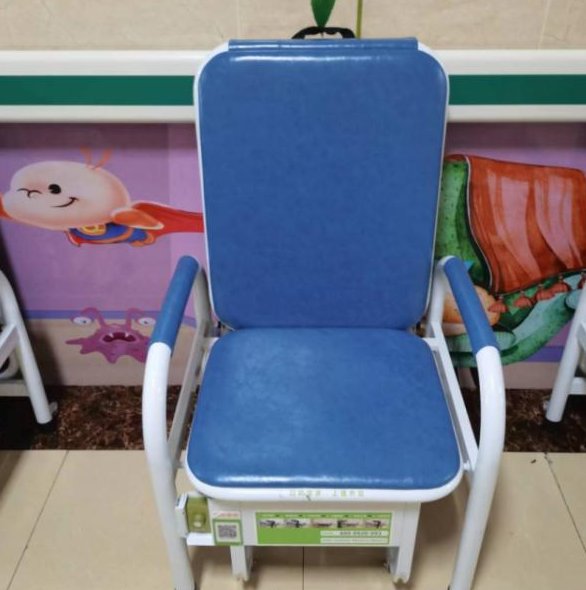 湖南一医院坐椅子要收费10元，事情的真相是什么？