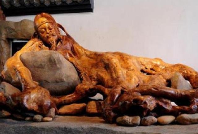 小伙雕出15米“巨型凶兽”,扬言不给1000万不卖结果怎样了?