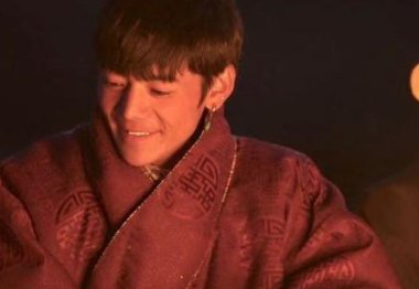 北京跨年晚会，丁真献唱《1376心想事成》，舞台氛围感如何？