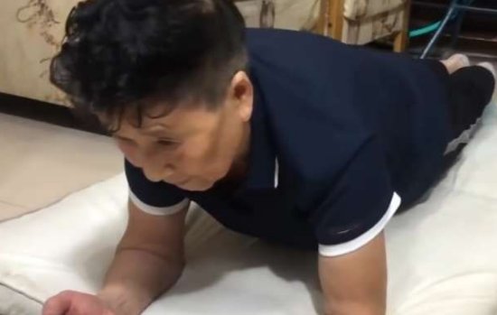 如何看待79岁奶奶坚持健身20年这件事？