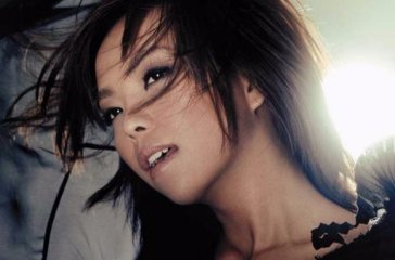 我可以抱你吗歌词是什么？