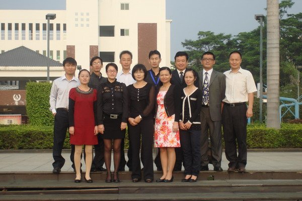 华师大嘉玛学校的学校简介