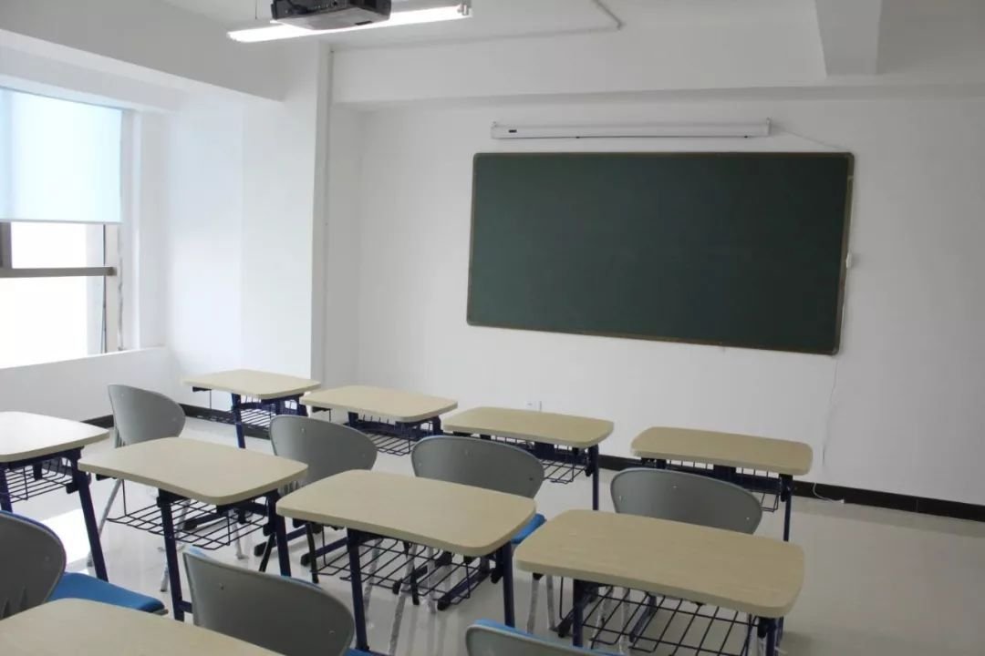 “爱贝斯”英语培训机构老板跑路，2千余名家长维权，此事的最新进展如何？