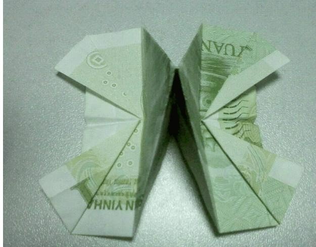 100人民币折纸蝴蝶步骤图解