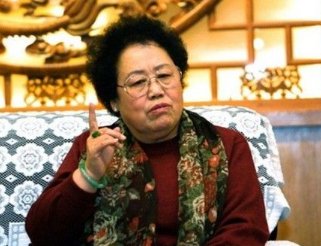 陈丽华已立好遗嘱，公开500亿如何分配，迟重瑞伤了心，究竟是怎么回事？