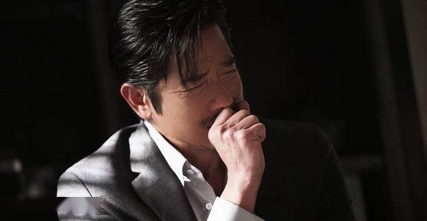 电影《秘密访客》总票房破5000万，这部电影是讲述什么故事的？