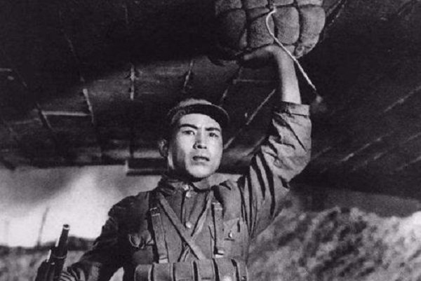 革命英雄的故事有哪些？