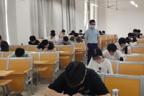 2022年新高考数学试卷的平均分是多少？