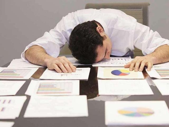 山东34岁猝死研究生家属索赔百万，家属的索赔金额合理吗？