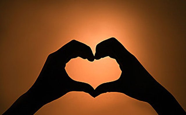 娶一个你不爱但是爱你的人，会幸福吗？