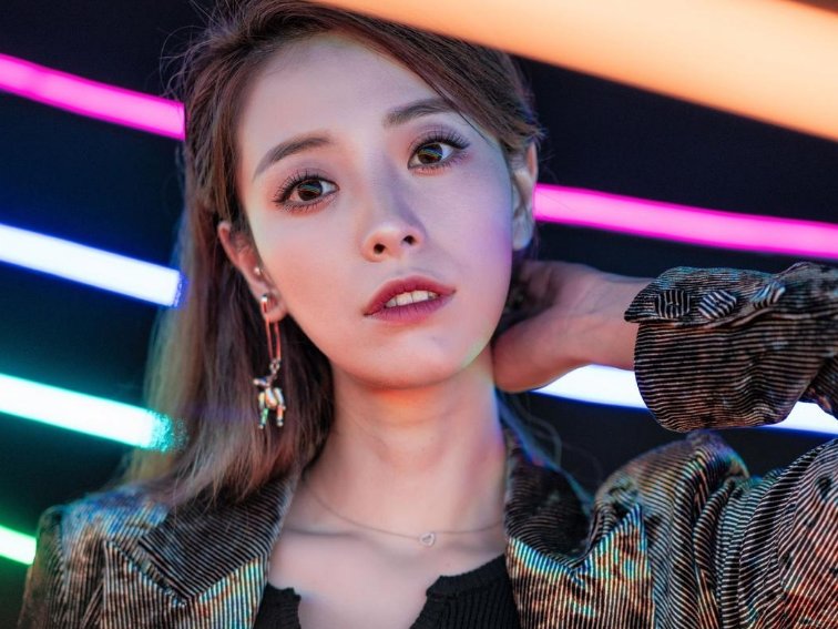 高山峰比司雯嘉大几岁