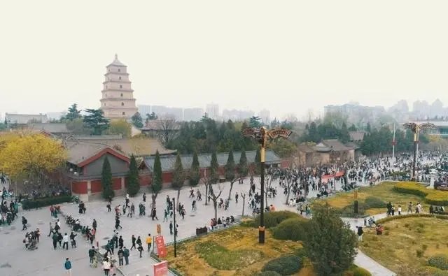在五一当天，西安大雁塔的游客爆满，当地的疫情情况怎么样？