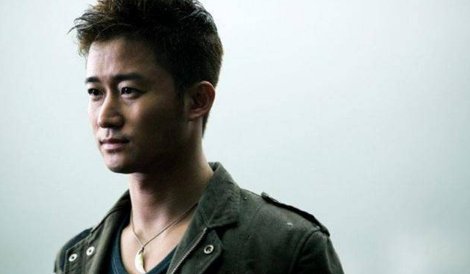 吴京拍戏遭遇意外，面对山洪处变不惊，网友大喊别把自己当战狼，有多敬业？